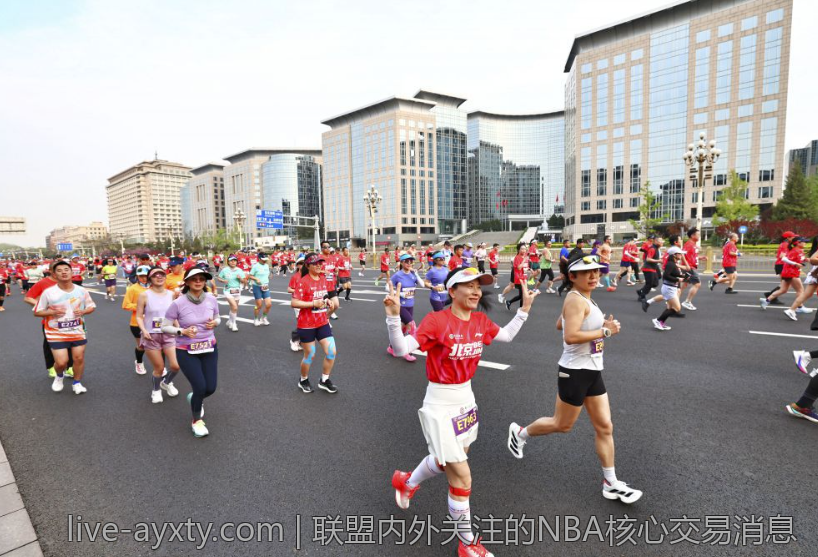 联盟内外关注的NBA核心交易消息